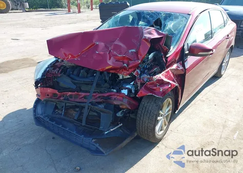 2015 Ford Focus Se z USA, uszkodzony, nr VIN 1FADP3F23FL340120